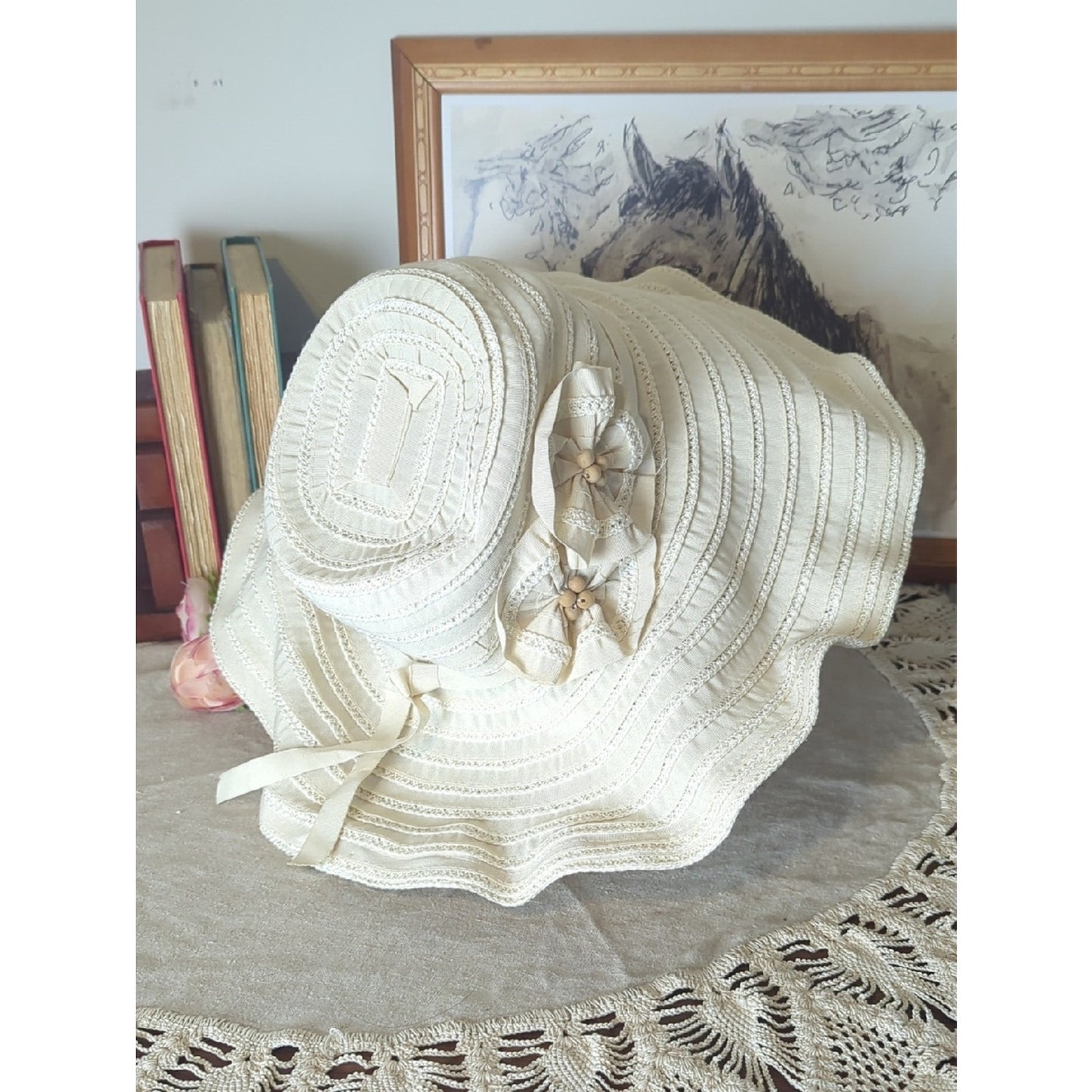 Vintage Y2K Ivory Wide Brim Sun Hat, Wired Adjustable Brim Romantic Garden Party