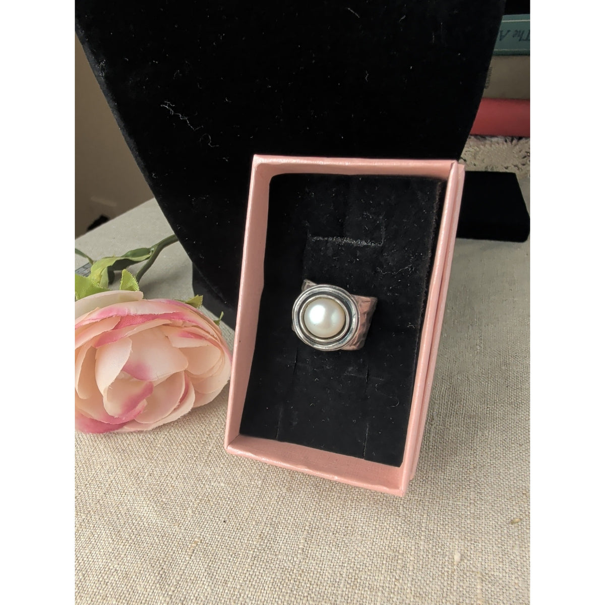 Vintage Didae Shablool Israel Sterling Silver Statement Pearl Ring, Wide Hammered Band Sz 6.25