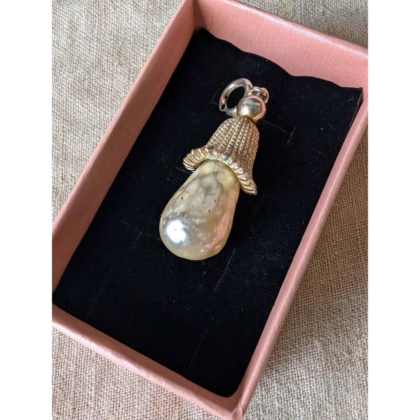 Vintage Mushroom Abstract Faux Baroque Pearl Gold Tone Pendant