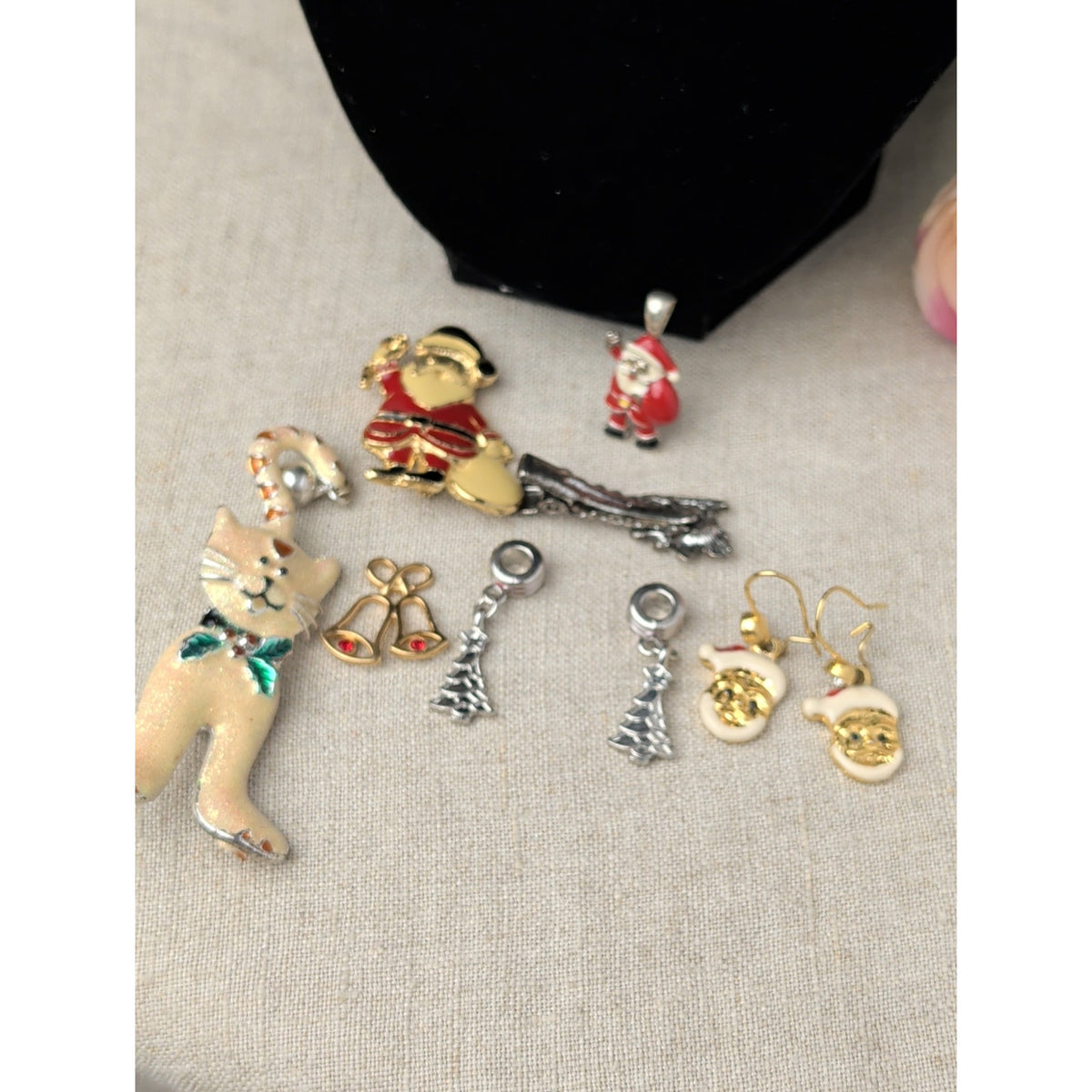 Vintage Christmas Santa Holiday Brooch Charm & Earring Set