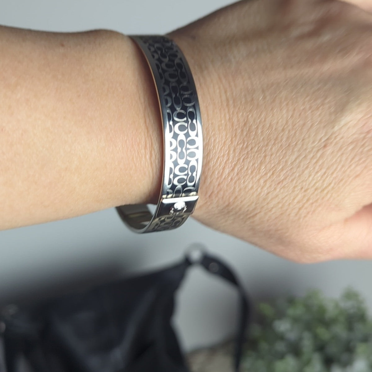 Coach Signature C Bangle Bracelet with Dust Bag Designer Gift Ready Jewelry