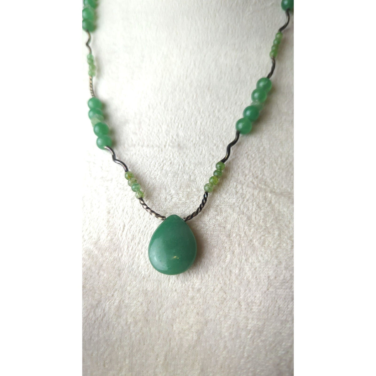 Vintage Handcrafted Sterling Silver & Green Aventurine Artisan Necklace Gemstone