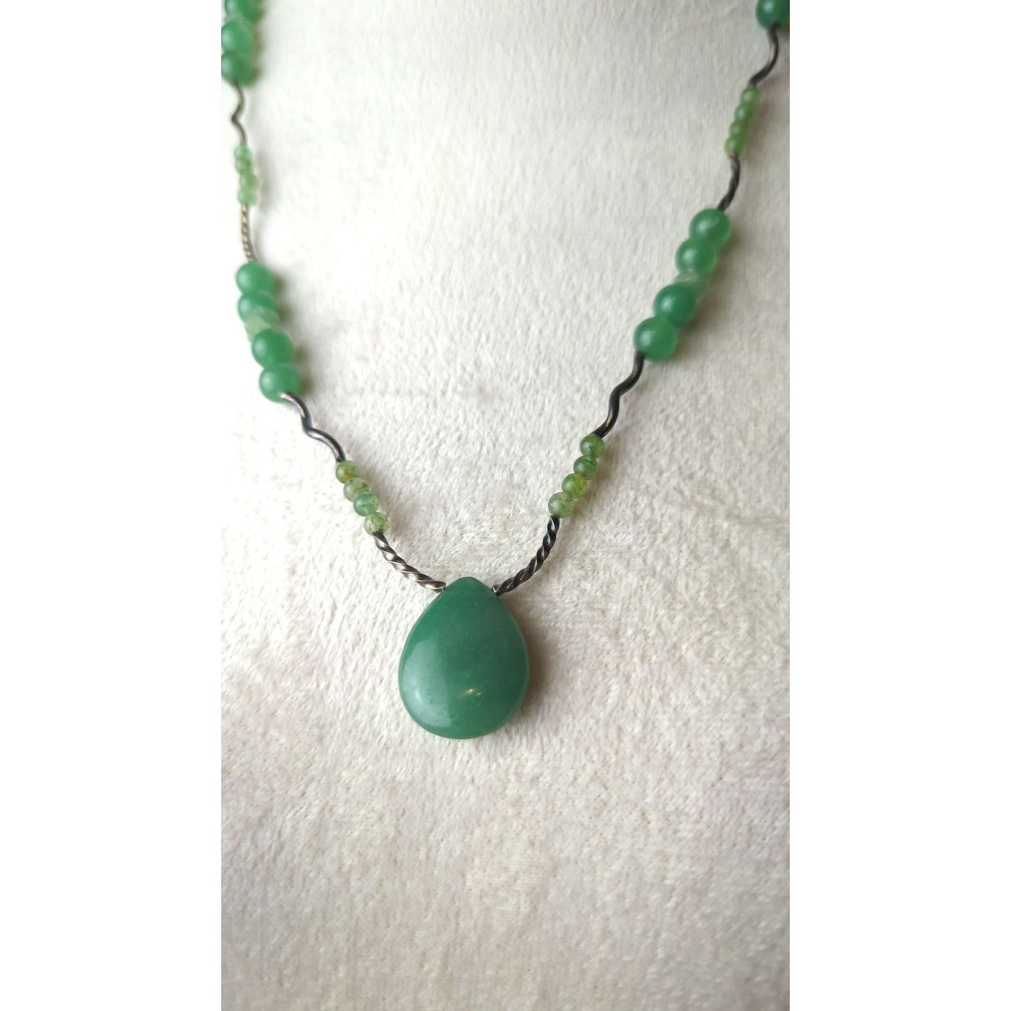 Vintage Handcrafted Sterling Silver & Green Aventurine Artisan Necklace Gemstone
