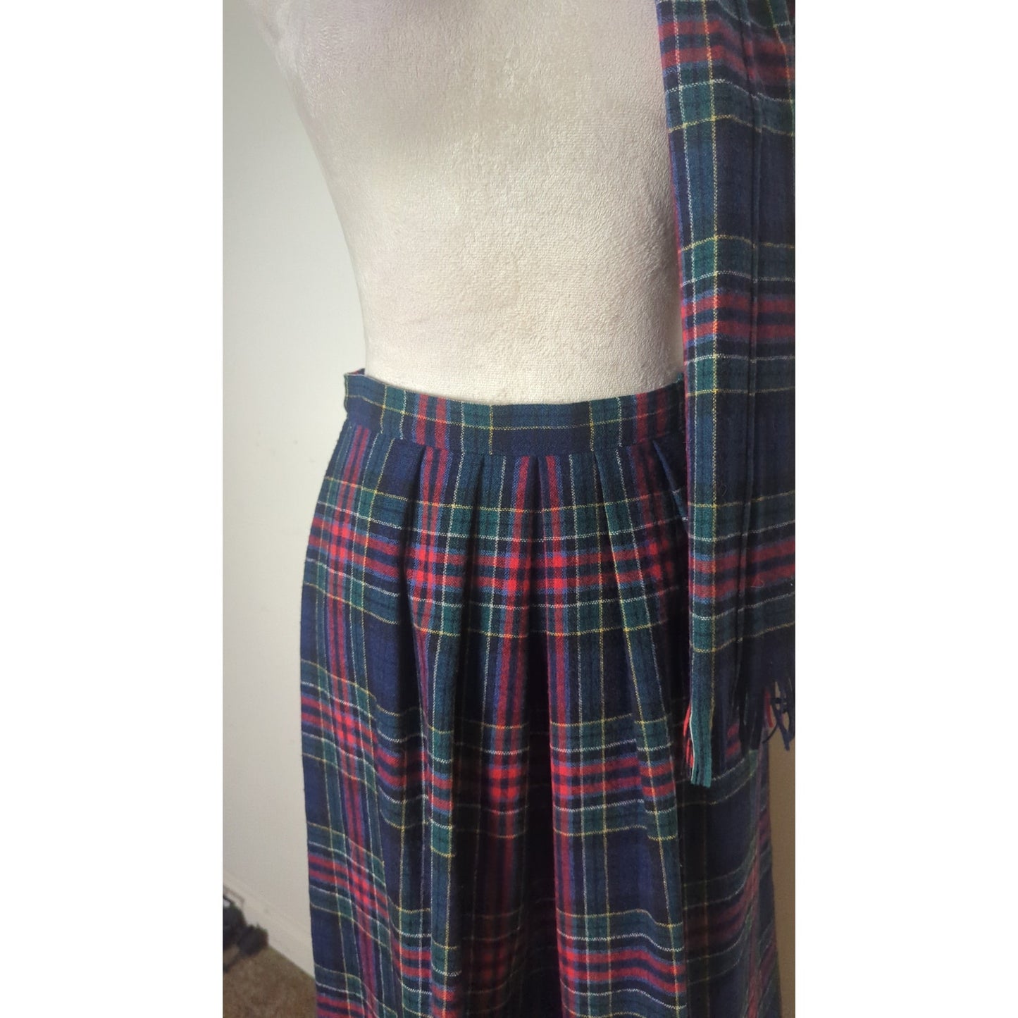 VTG 1970's Pendleton Allison Tartan Virgin Wool Skirt & Scarf Small