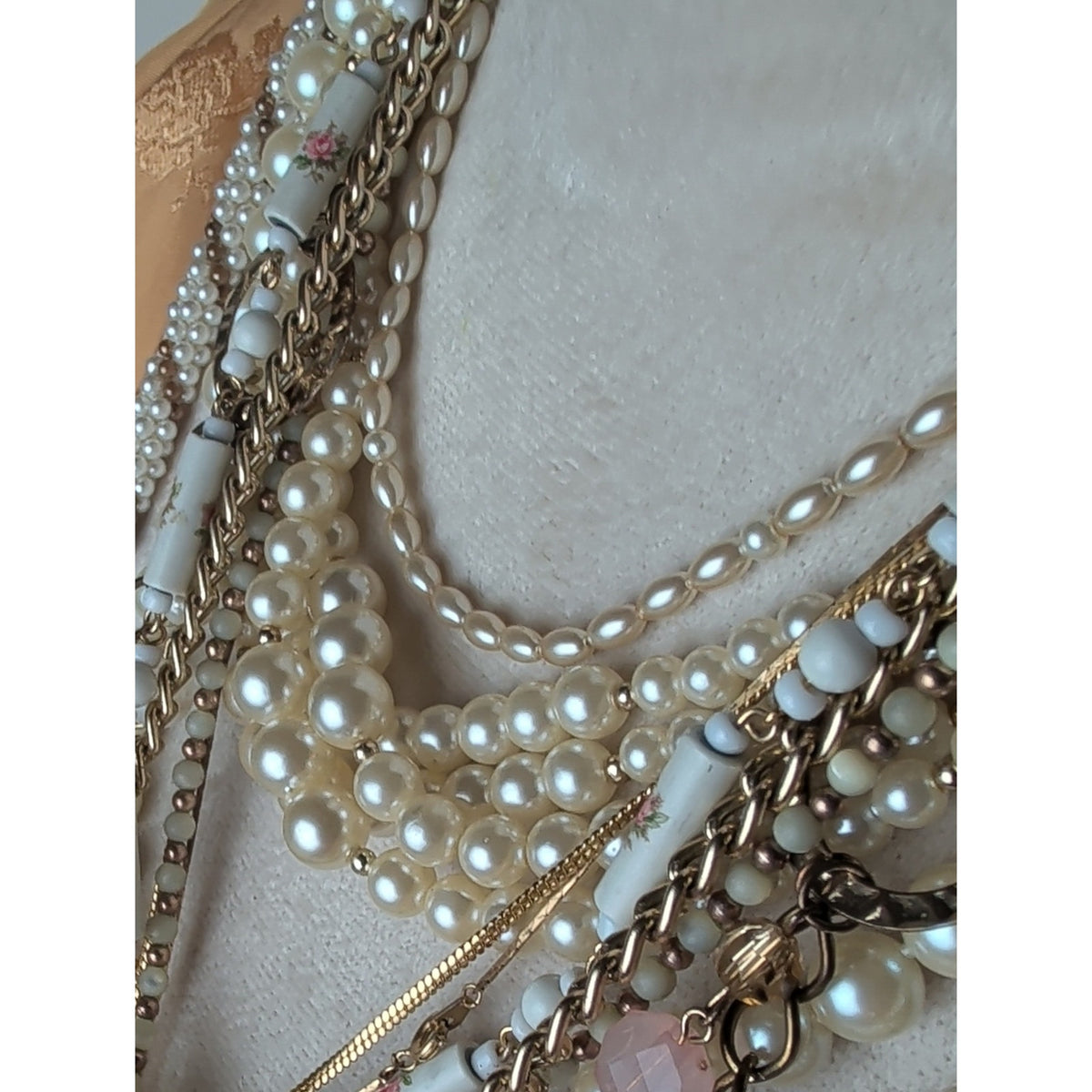 21-Piece Coquette Jewelry Bundle 11 Necklaces, Earrings & Vintage Brooches