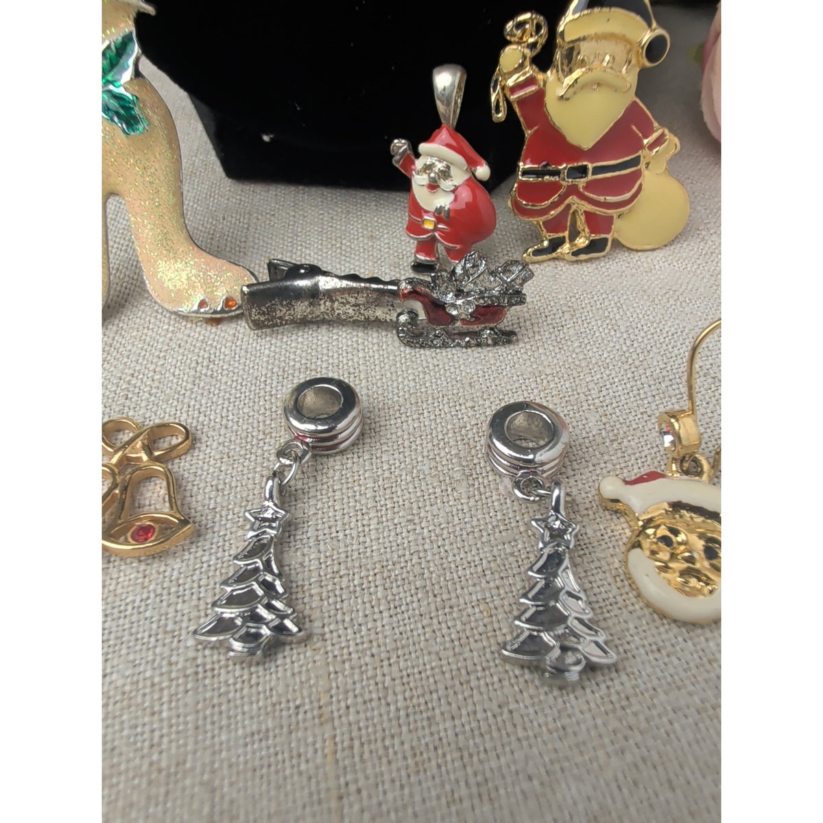 Vintage Christmas Santa Holiday Brooch Charm & Earring Set