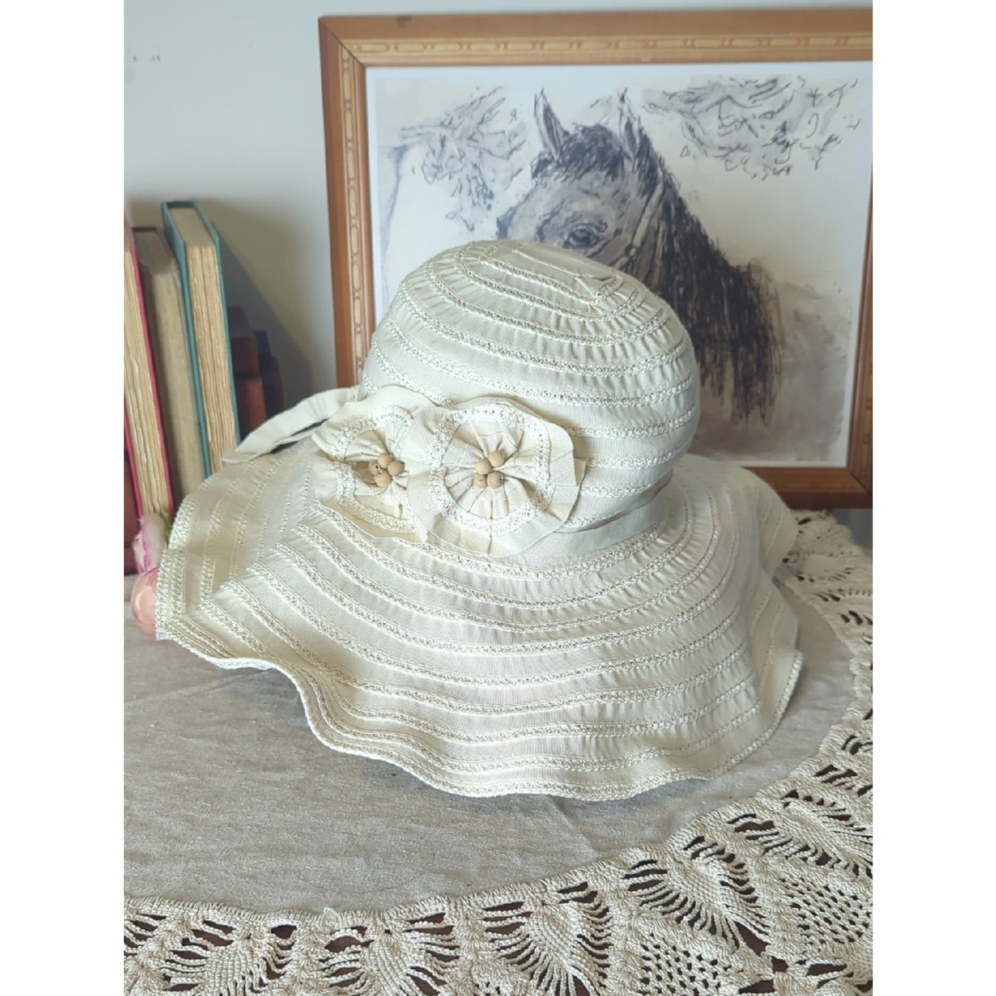Vintage Y2K Ivory Wide Brim Sun Hat, Wired Adjustable Brim Romantic Garden Party