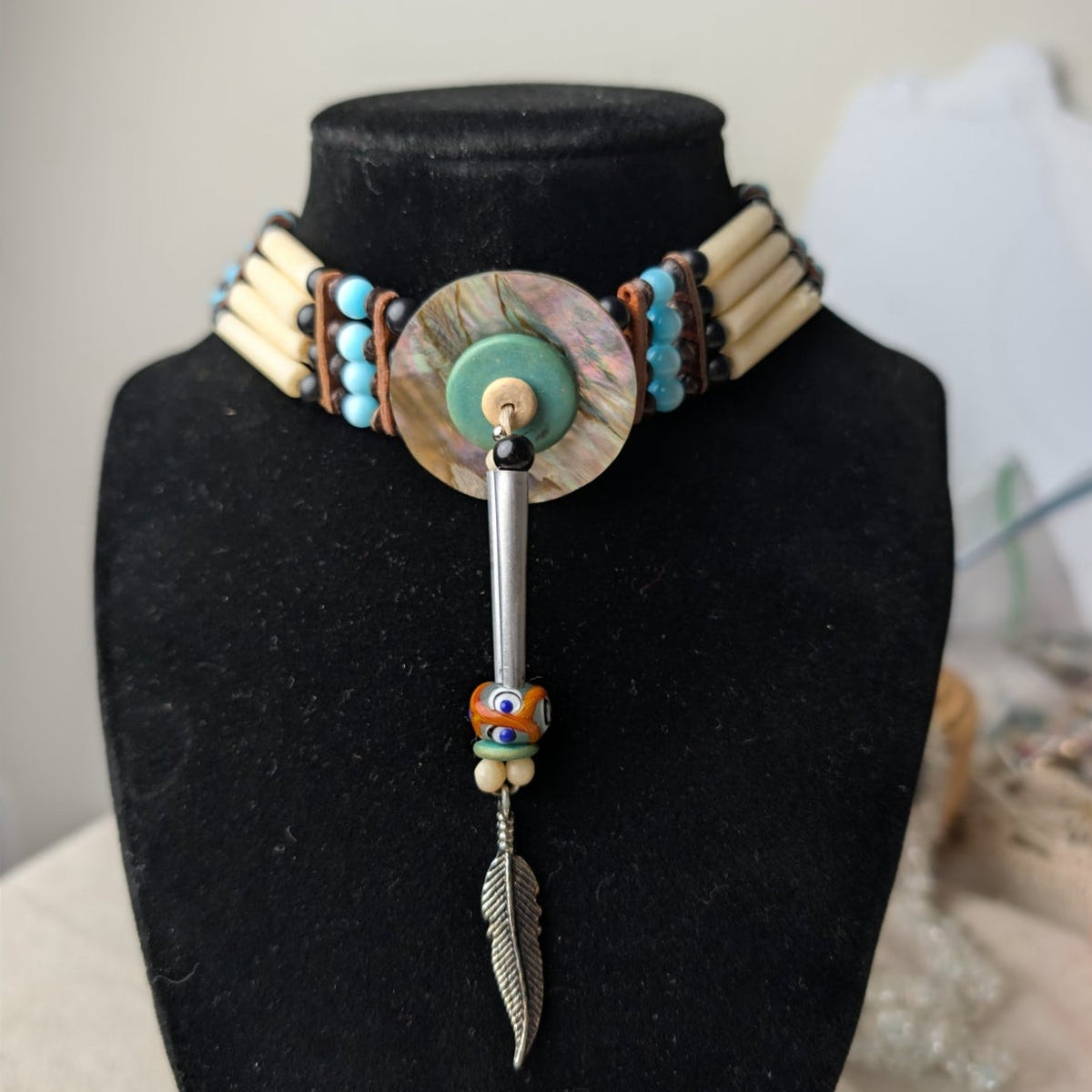 Vintage 80s Southwestern Bone Hairpipe Choker Necklace Blue Cat's Eye Abalone Pendant Boho