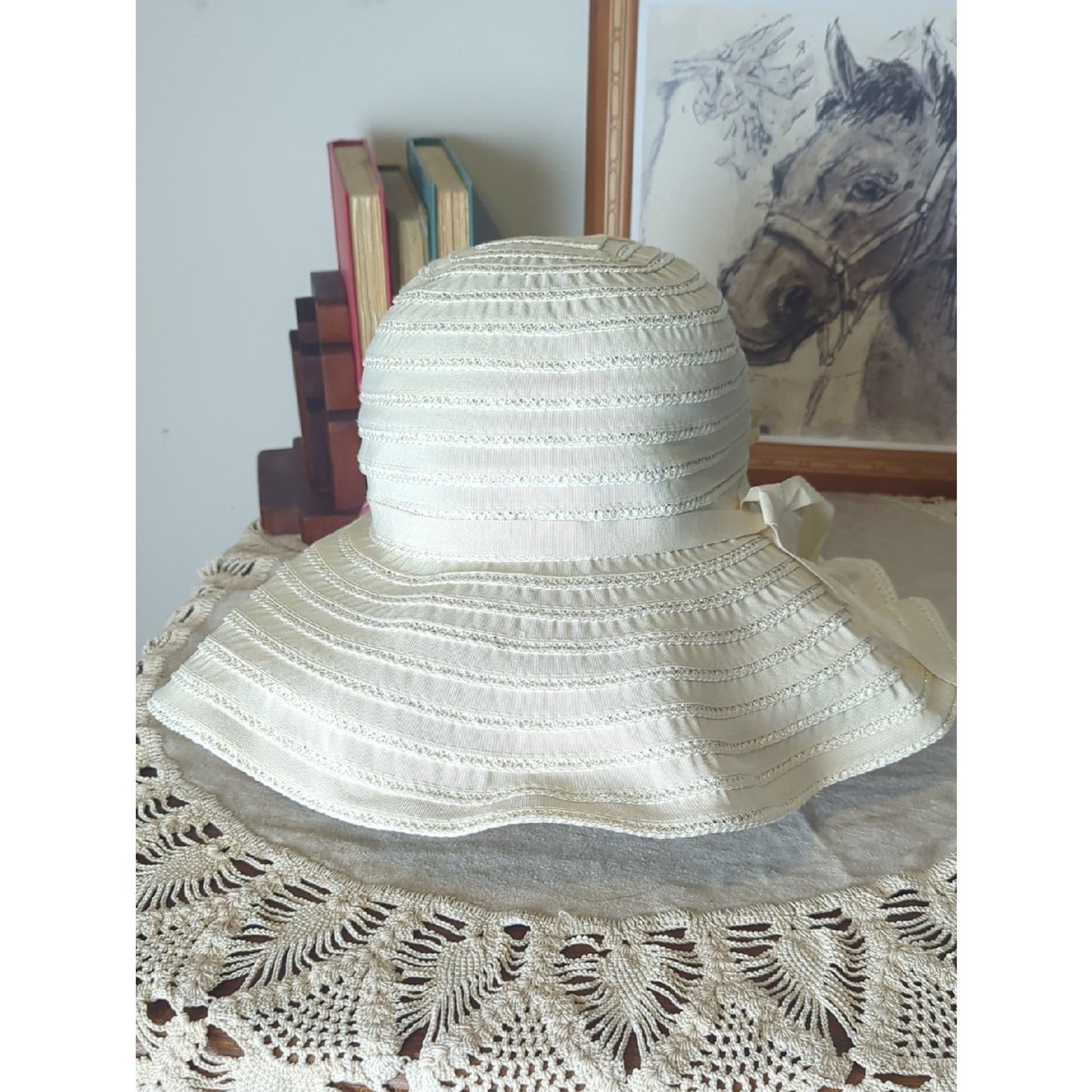 Vintage Y2K Ivory Wide Brim Sun Hat, Wired Adjustable Brim Romantic Garden Party