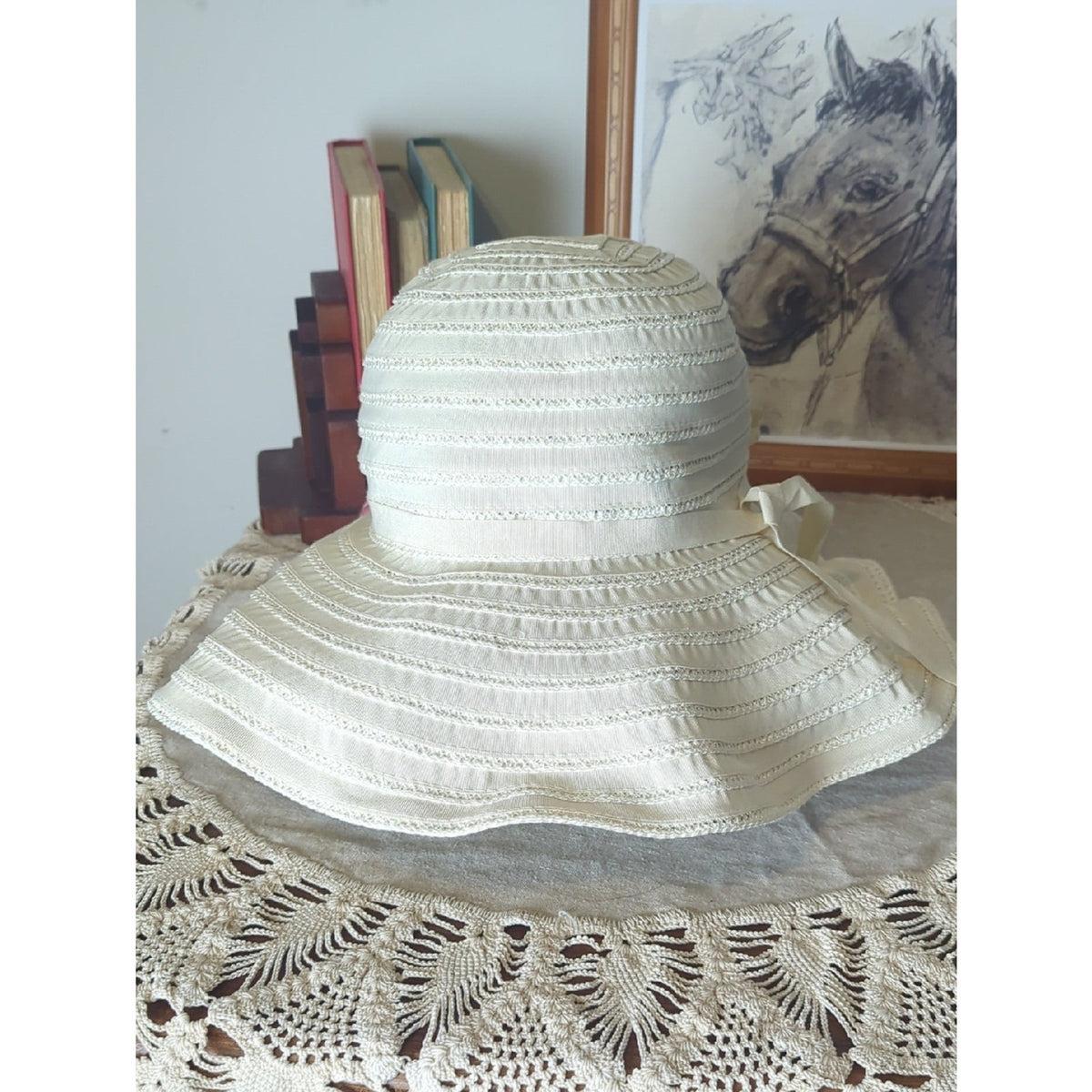 Vintage Y2K Ivory Wide Brim Sun Hat, Wired Adjustable Brim Romantic Garden Party