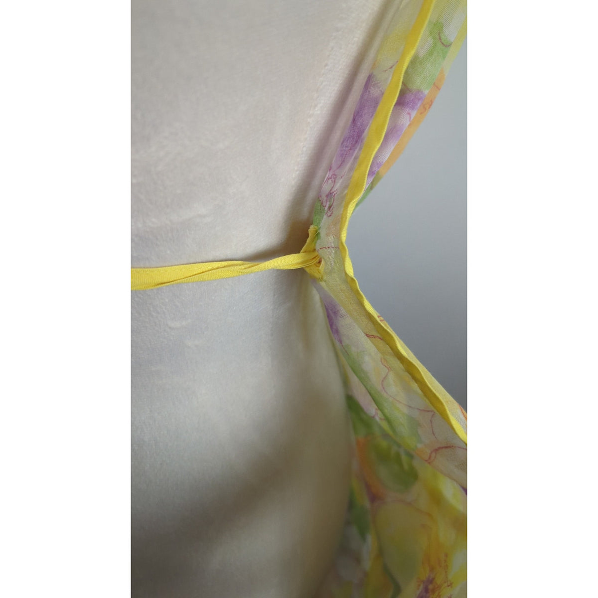 Vintage Retro Mod Floral Apron Lightweight Semi -Sheer S/M