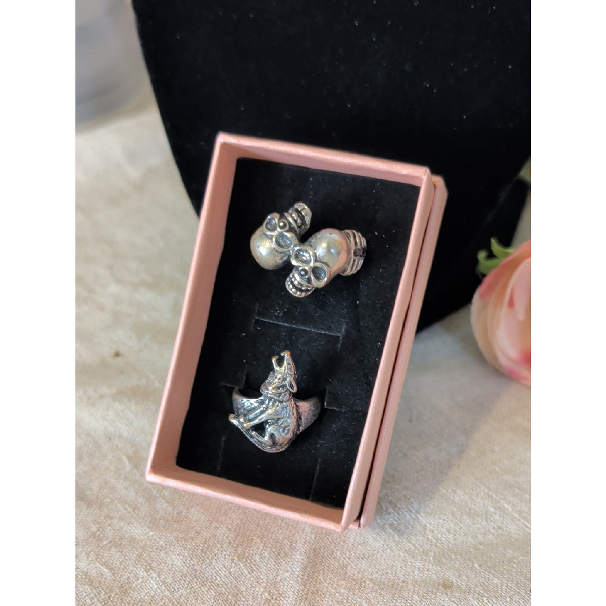 Unisex Rustic Howling Wolf & Skulls Rings Antiqued Silver Tone Statement Rings