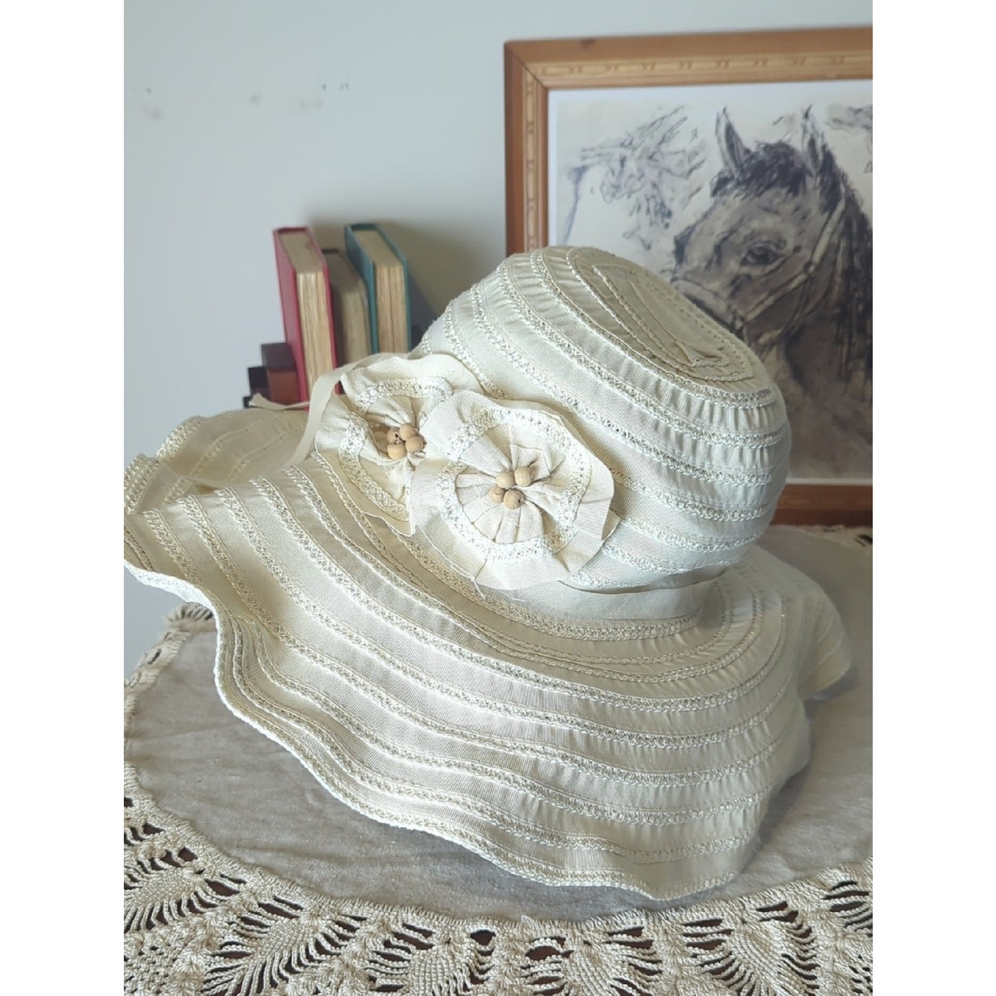 Vintage Y2K Ivory Wide Brim Sun Hat, Wired Adjustable Brim Romantic Garden Party