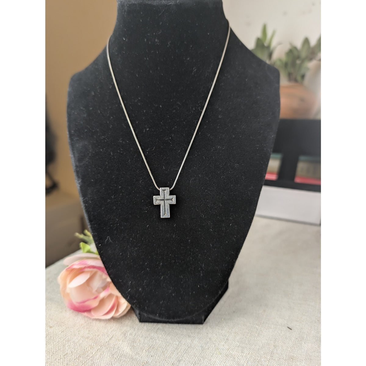 Retired James Avery Dimensional Sterling Silver Cross Pendant on 17" Vintage 925 Snake Chain Necklace - 9g Rare Candelabra Hallmark Unisex