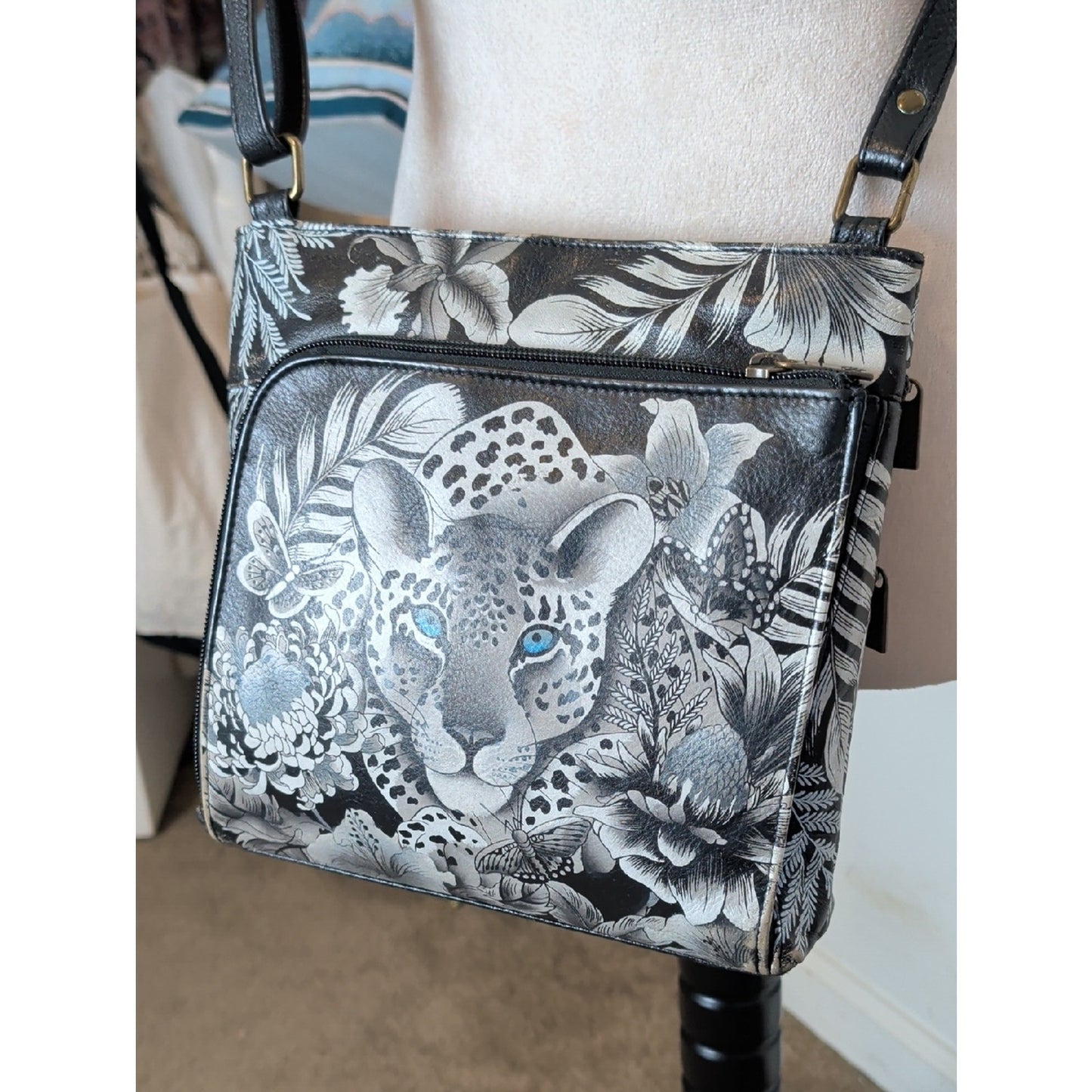 Anuschka Expandable Travel Crossbody 550 Hand-painted Leather RFID Blocker