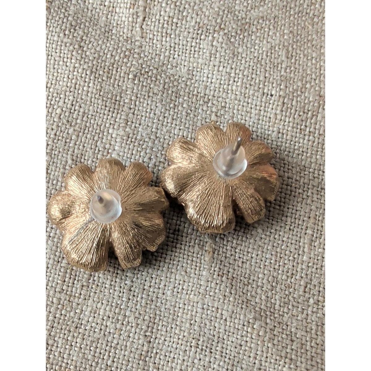 Vintage Avon Flowerblaze Flowers Earrings Rhinestones Gold Tone Studs
