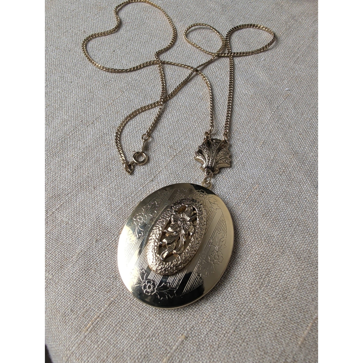 Whimsical Y2k Gold Tone Chain & Ornate 2"  Locket  Coquette
