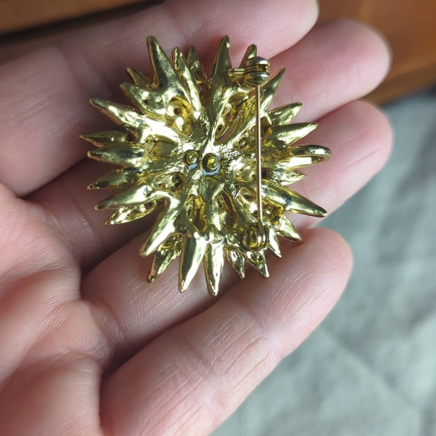 Vintage Starburst Brooch Gold Tone Turquoise & Green Rhinestone Costume Jewelry