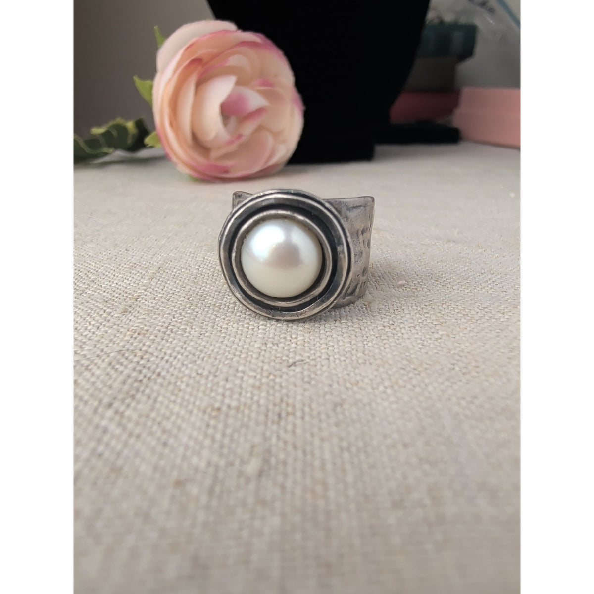 Vintage Didae Shablool Israel Sterling Silver Statement Pearl Ring, Wide Hammered Band Sz 6.25