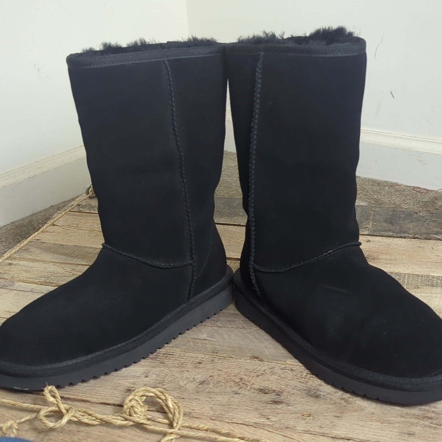 UGG Koolaburra  Slip On Suede Leather Sheepskin Boots Wool/Poly Sherpa Size 6