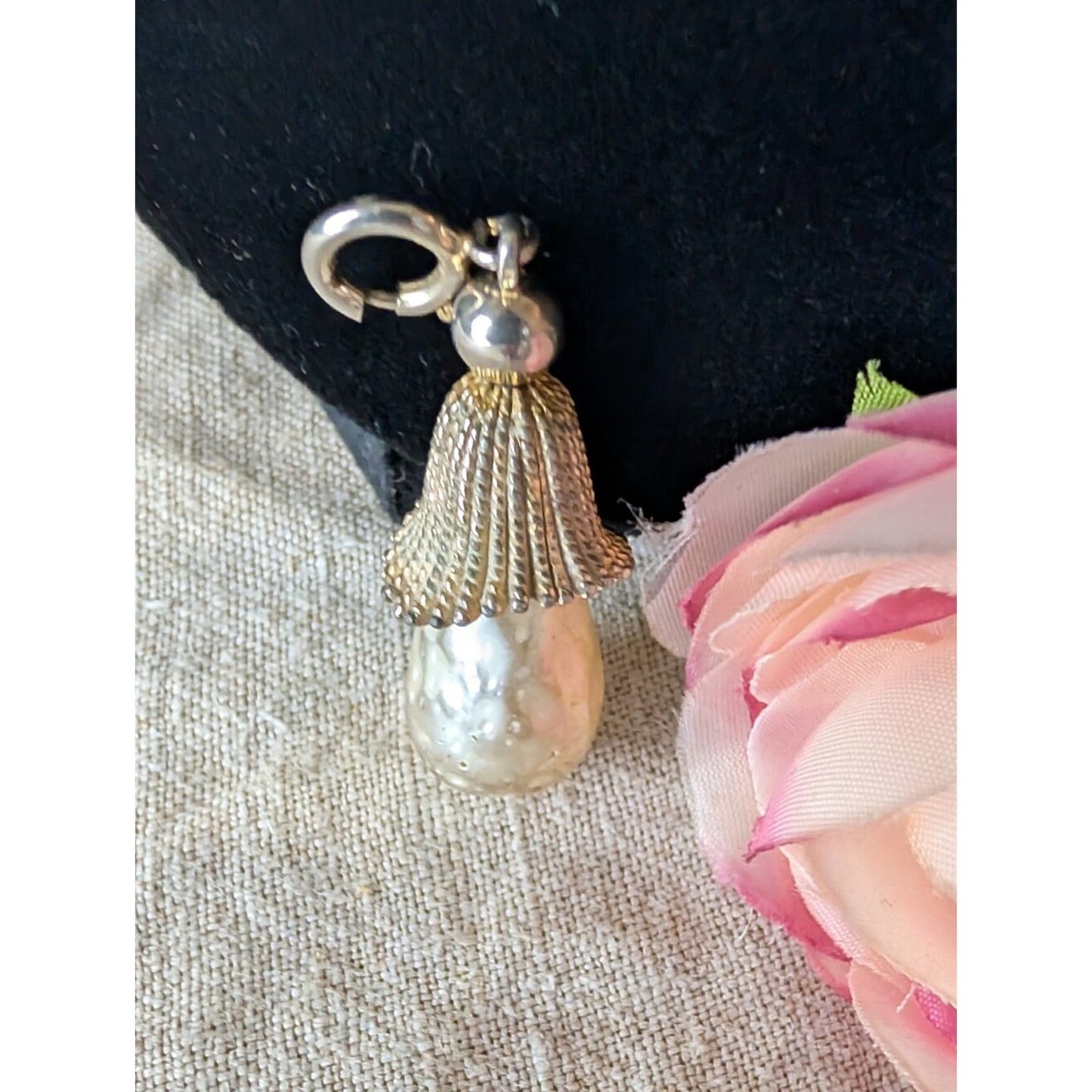 Vintage Mushroom Abstract Faux Baroque Pearl Gold Tone Pendant
