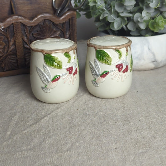Vintage Otagiri Hummingbird Salt and Pepper Shakers Hand Crafted Ceramic Set