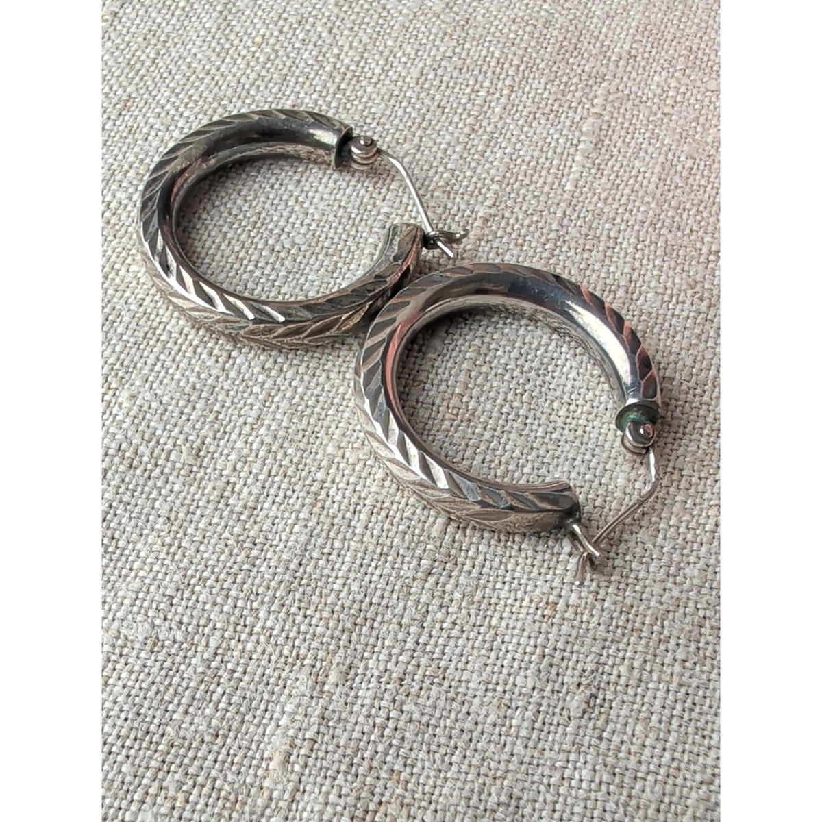 925 Sterling Silver 10K Gold Accent Hoop Earrings Vintage Two Tone Leaf Carved