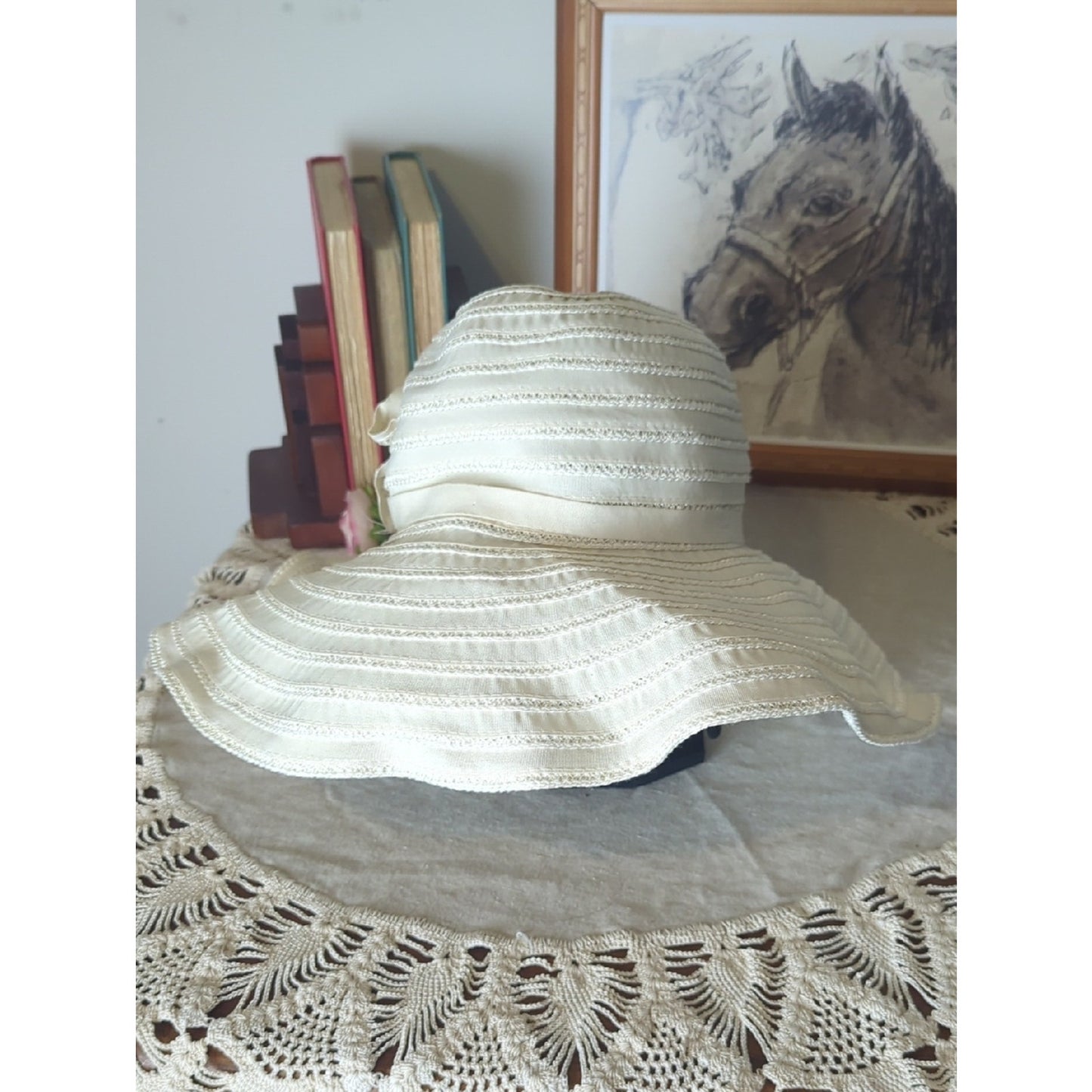 Vintage Y2K Ivory Wide Brim Sun Hat, Wired Adjustable Brim Romantic Garden Party