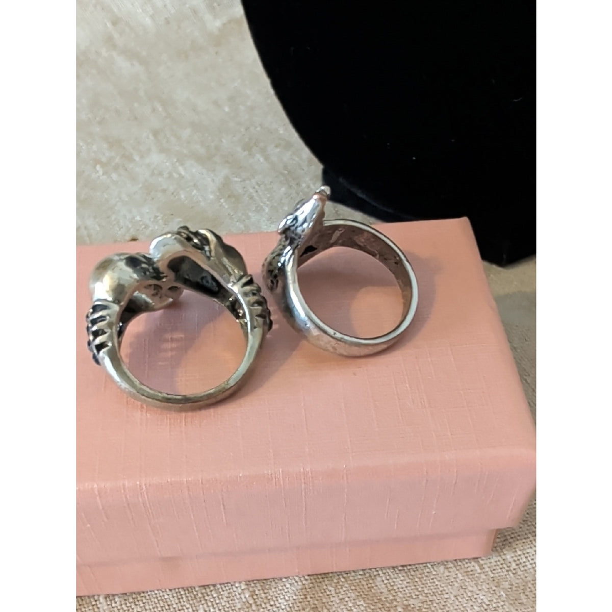 Unisex Rustic Howling Wolf & Skulls Rings Antiqued Silver Tone Statement Rings