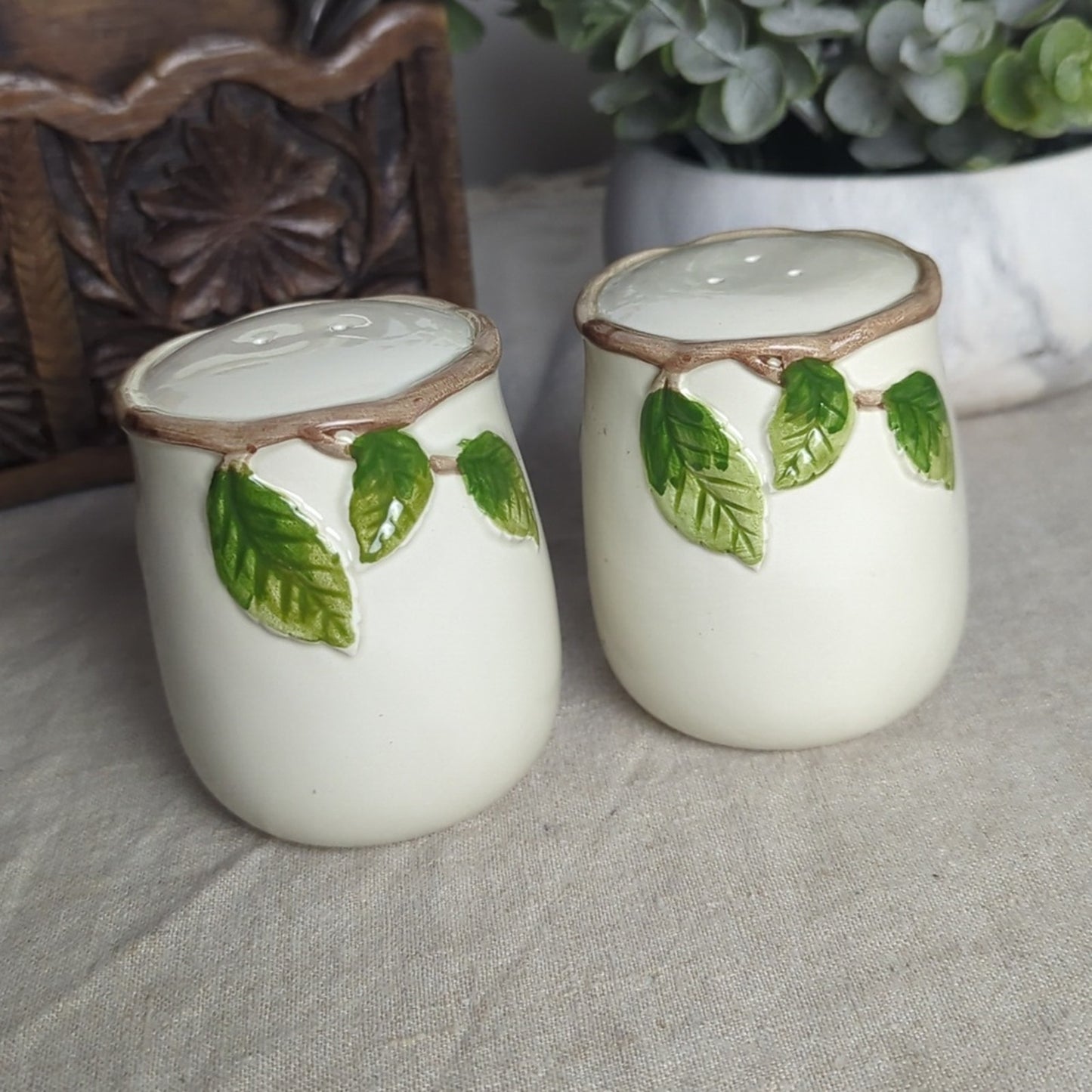 Vintage Otagiri Hummingbird Salt and Pepper Shakers Hand Crafted Ceramic Set