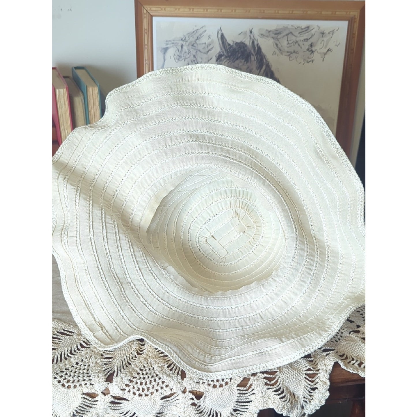 Vintage Y2K Ivory Wide Brim Sun Hat, Wired Adjustable Brim Romantic Garden Party