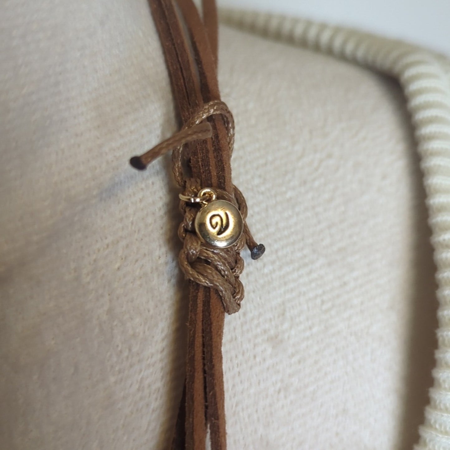 Y2K Vera Bradley Boho Luxury Painted Necklace With Suede Leather Strap
