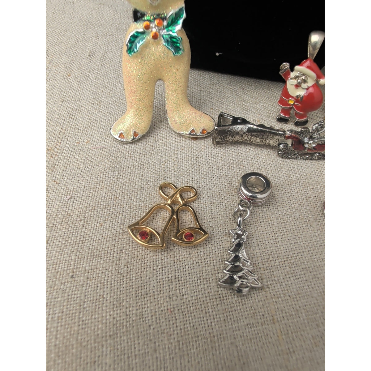 Vintage Christmas Santa Holiday Brooch Charm & Earring Set