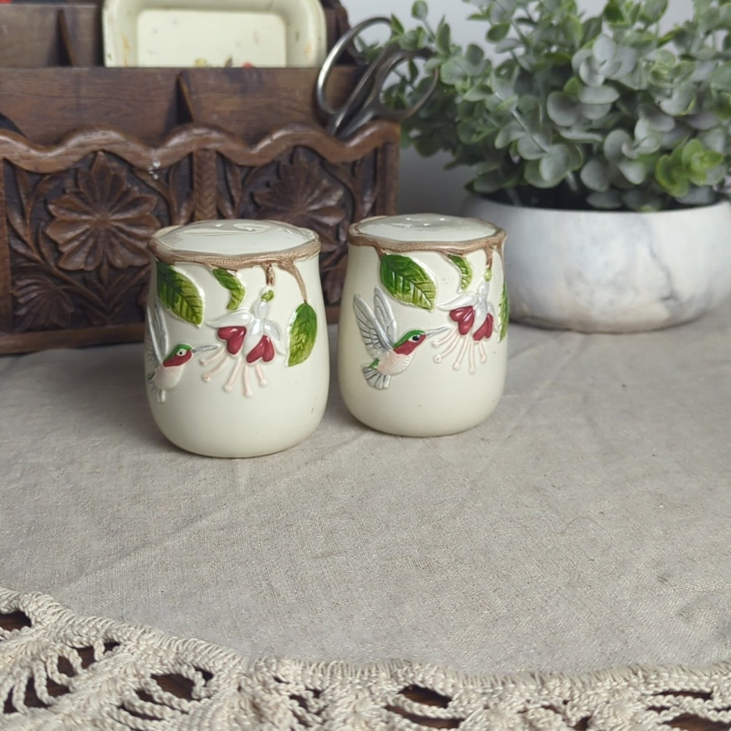 Vintage Otagiri Hummingbird Salt and Pepper Shakers Hand Crafted Ceramic Set