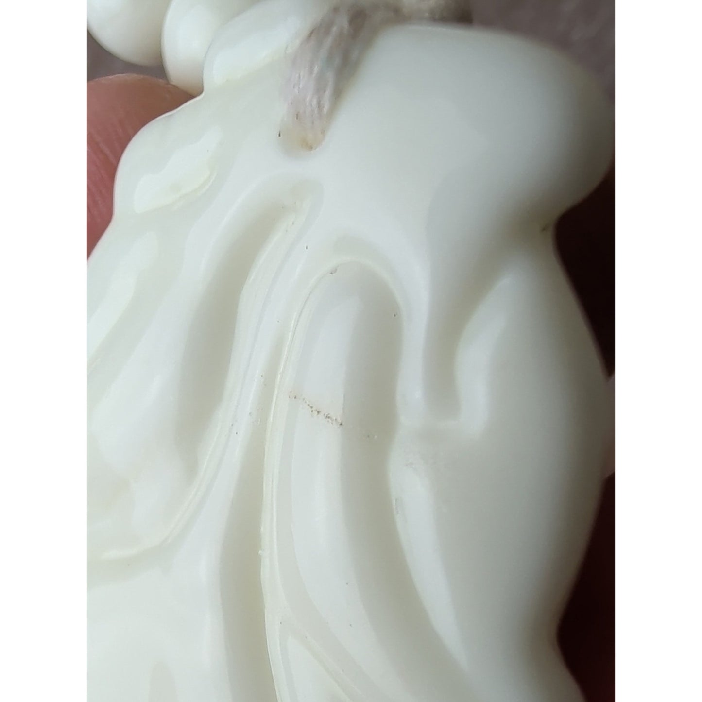 Vintage Milk Glass Carved Floral Pendant 60s/70s Knotted Bead Necklace