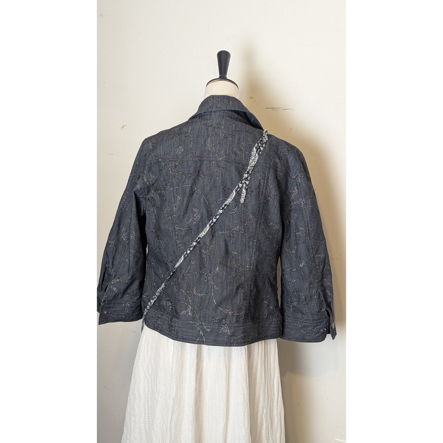 Boho Chic Dark Zip Up Denim Jacket Whimsical Embroidered Embellishment Size 12