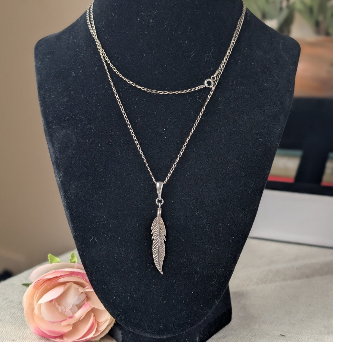 Vintage 925 Sterling Silver 2" Feather Pendant Necklace Long 33" Chain Boho 5g