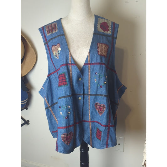 Patchwork Denim Button Down Vest  Cottagecore Embroidered Hearts  90s Folk