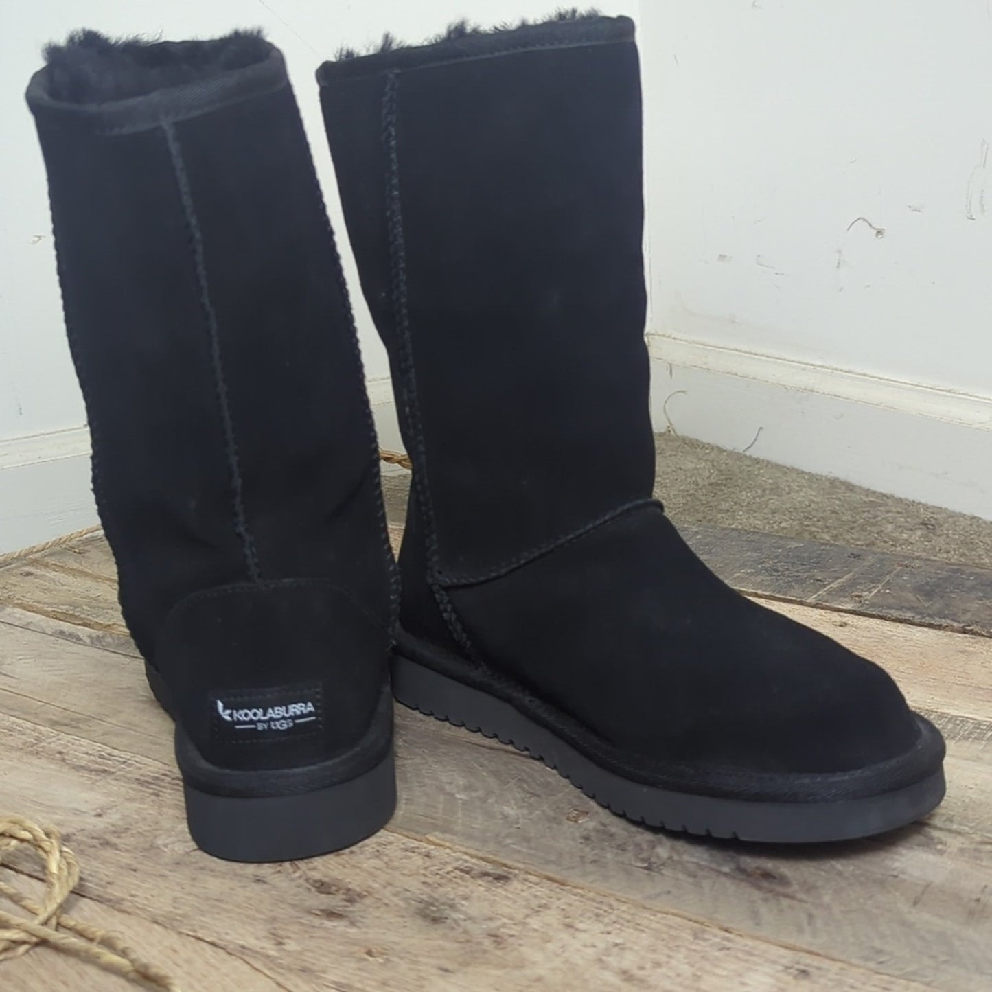 UGG Koolaburra  Slip On Suede Leather Sheepskin Boots Wool/Poly Sherpa Size 6