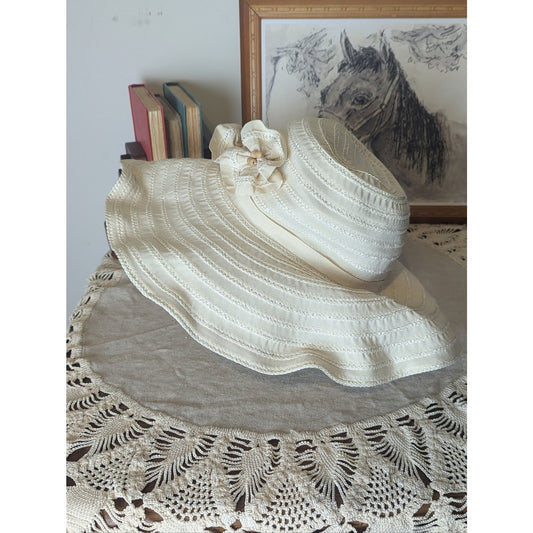 Vintage Y2K Ivory Wide Brim Sun Hat, Wired Adjustable Brim Romantic Garden Party