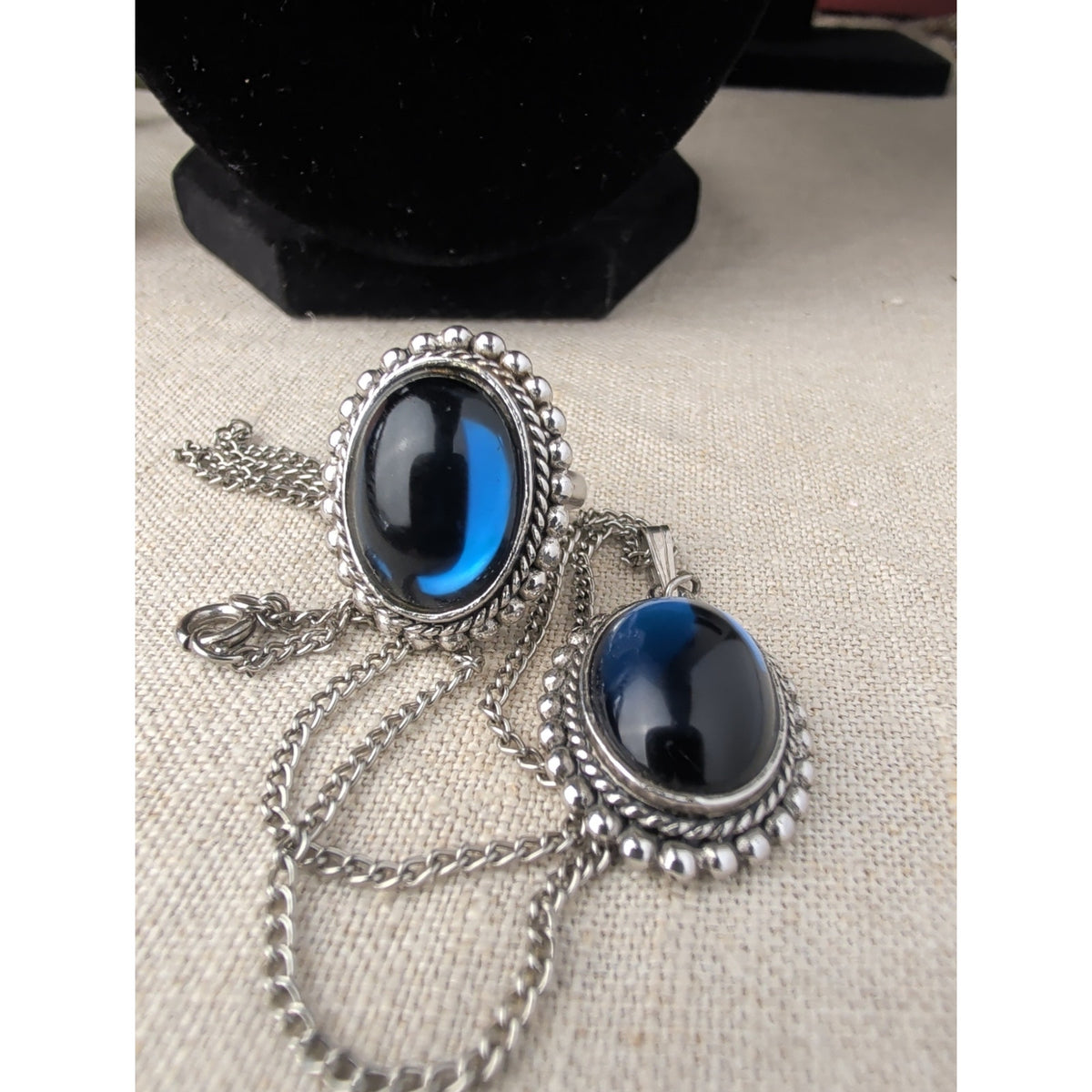 Vintage Silver-Tone Dead Mood Ring & Necklace Set Size 7, Dead Mood Stone Stuck on Deep Blue Cobalt Boho Gothic Cabochon Jewelry Set 20" Chain