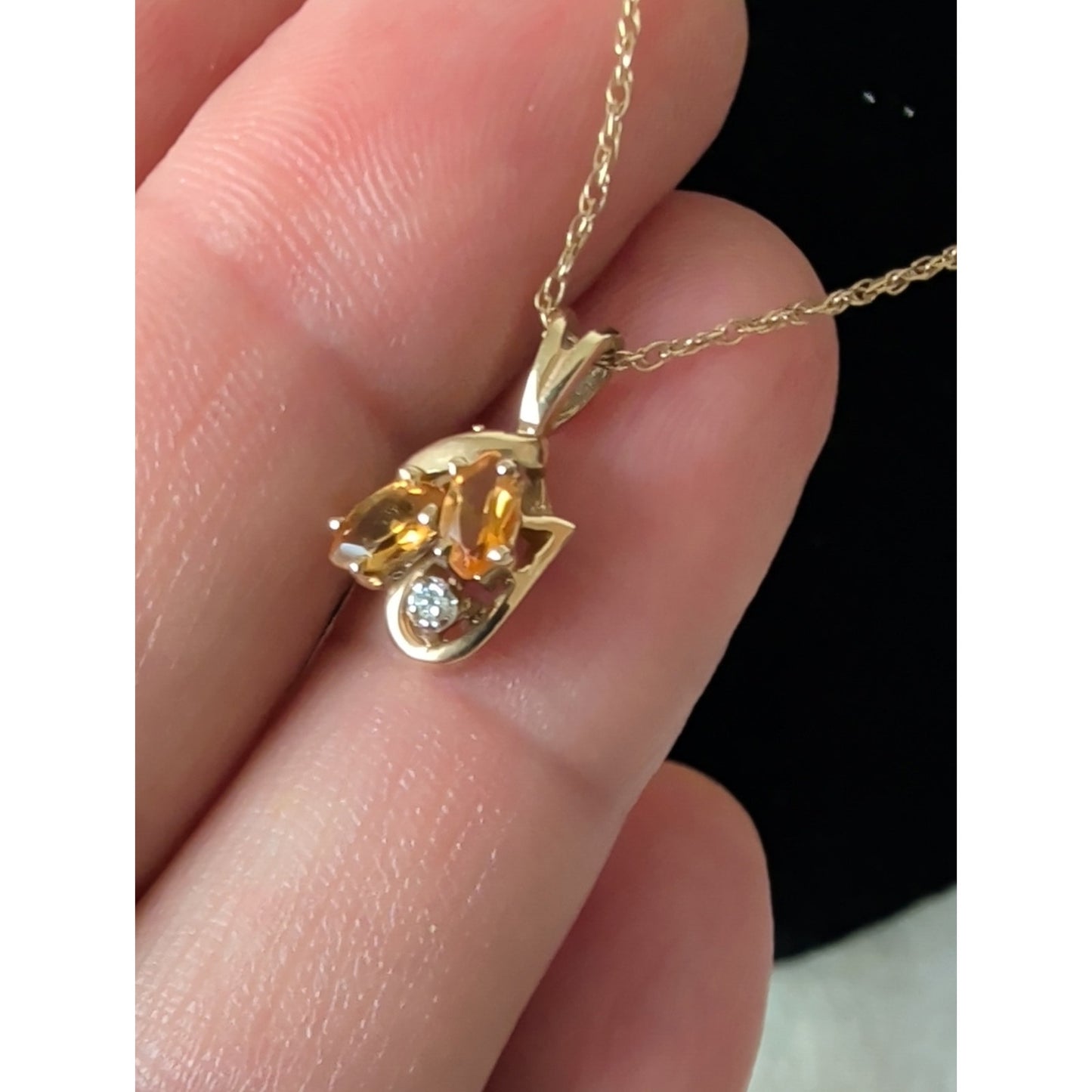 Lovely Vintage 10K Gold Natural Citrine & Diamond Accent Necklace Marquise