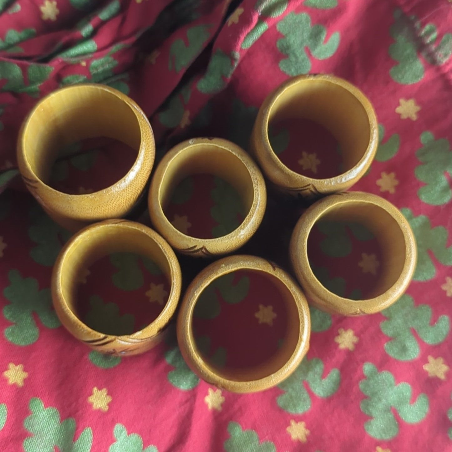 Kim Seybert Napkins Set of 6 Vintage Carved Napkin Rings Basket Liners Woodland Table