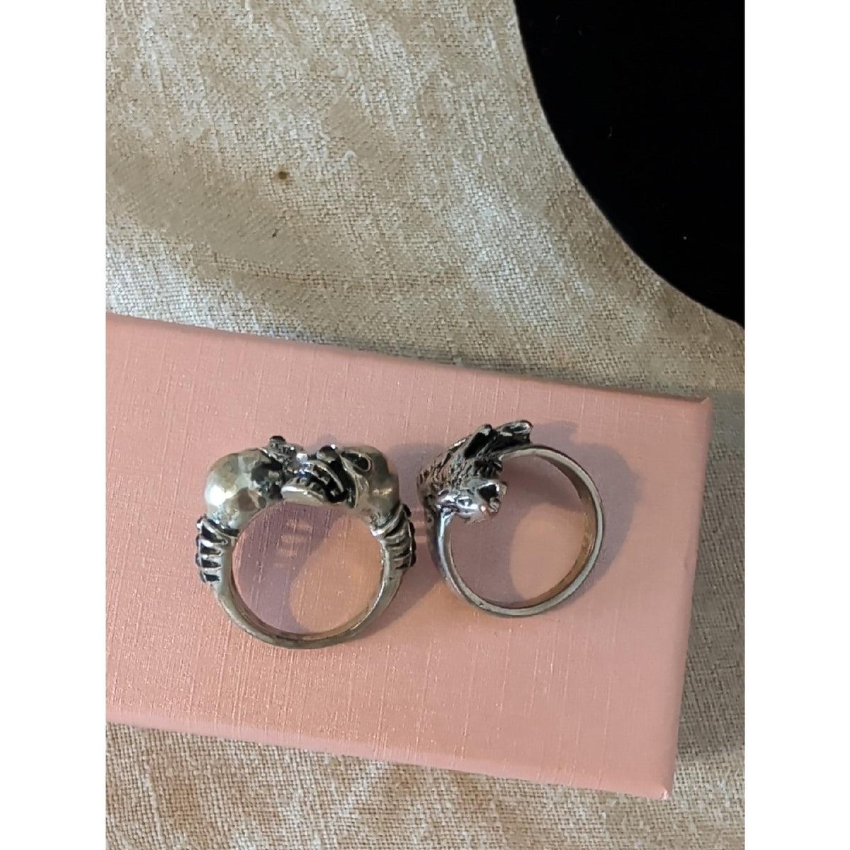 Unisex Rustic Howling Wolf & Skulls Rings Antiqued Silver Tone Statement Rings