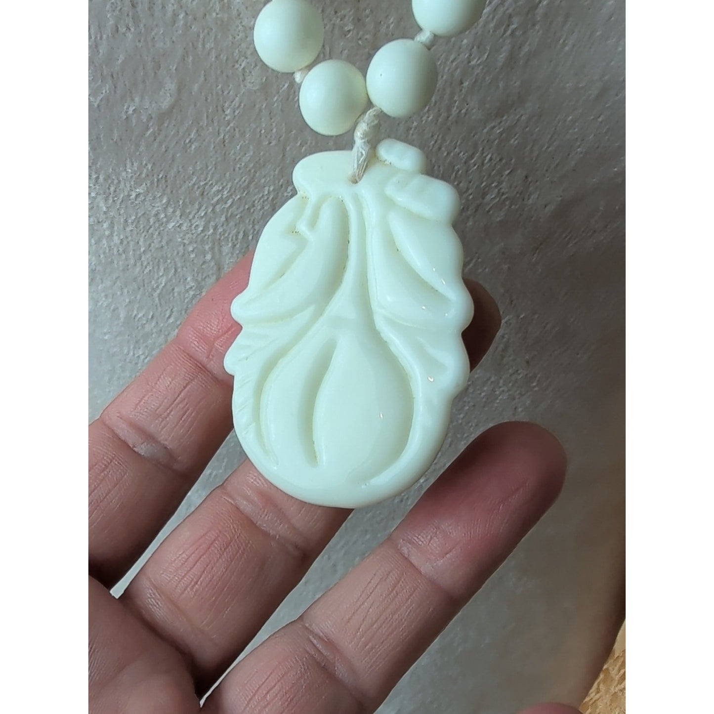 Vintage Milk Glass Carved Floral Pendant 60s/70s Knotted Bead Necklace