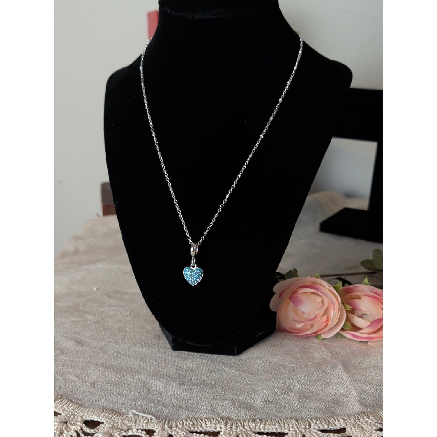 DaVinci Blue Rhinestone Heart Pendant Necklace | Y2K Silver Tone Charm Necklace