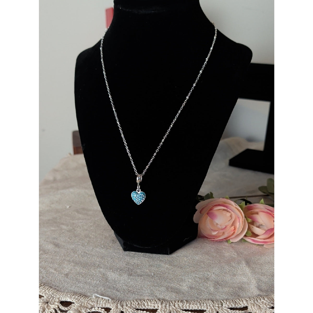 DaVinci Blue Rhinestone Heart Pendant Necklace | Y2K Silver Tone Charm Necklace
