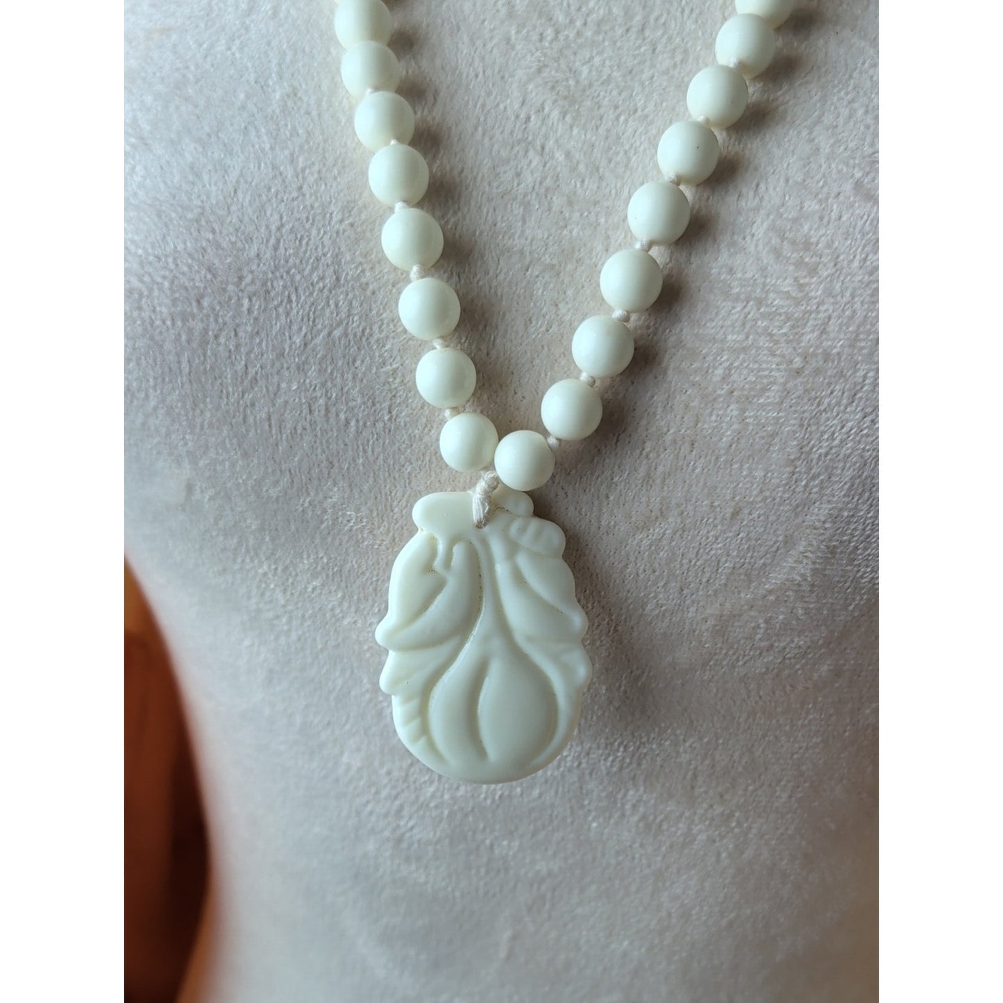 Vintage Milk Glass Carved Floral Pendant 60s/70s Knotted Bead Necklace