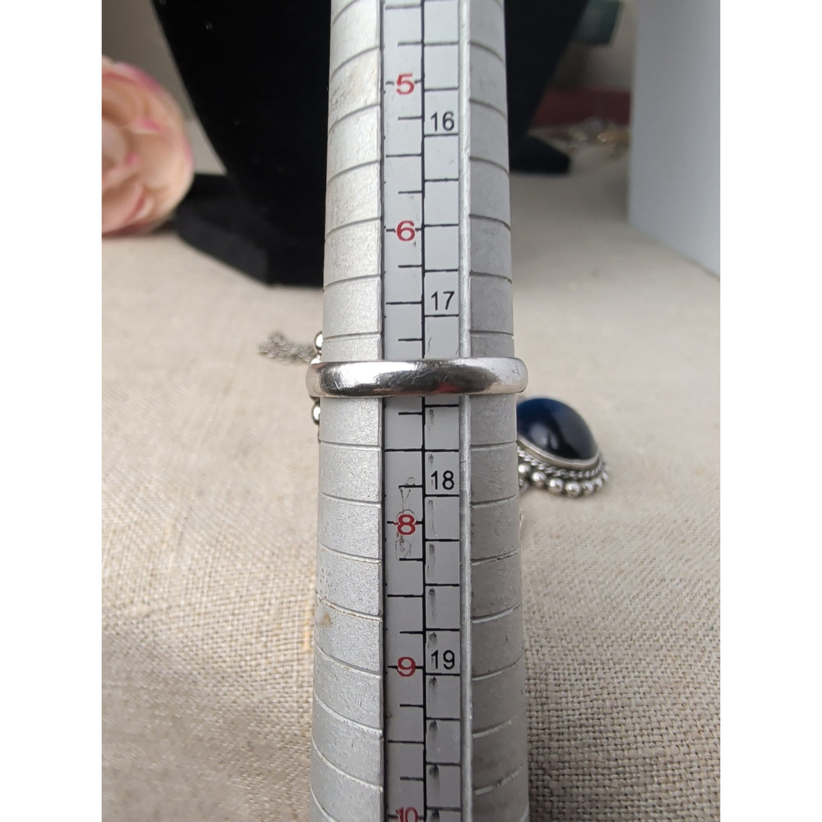 Vintage Silver-Tone Dead Mood Ring & Necklace Set Size 7, Dead Mood Stone Stuck on Deep Blue Cobalt Boho Gothic Cabochon Jewelry Set 20" Chain
