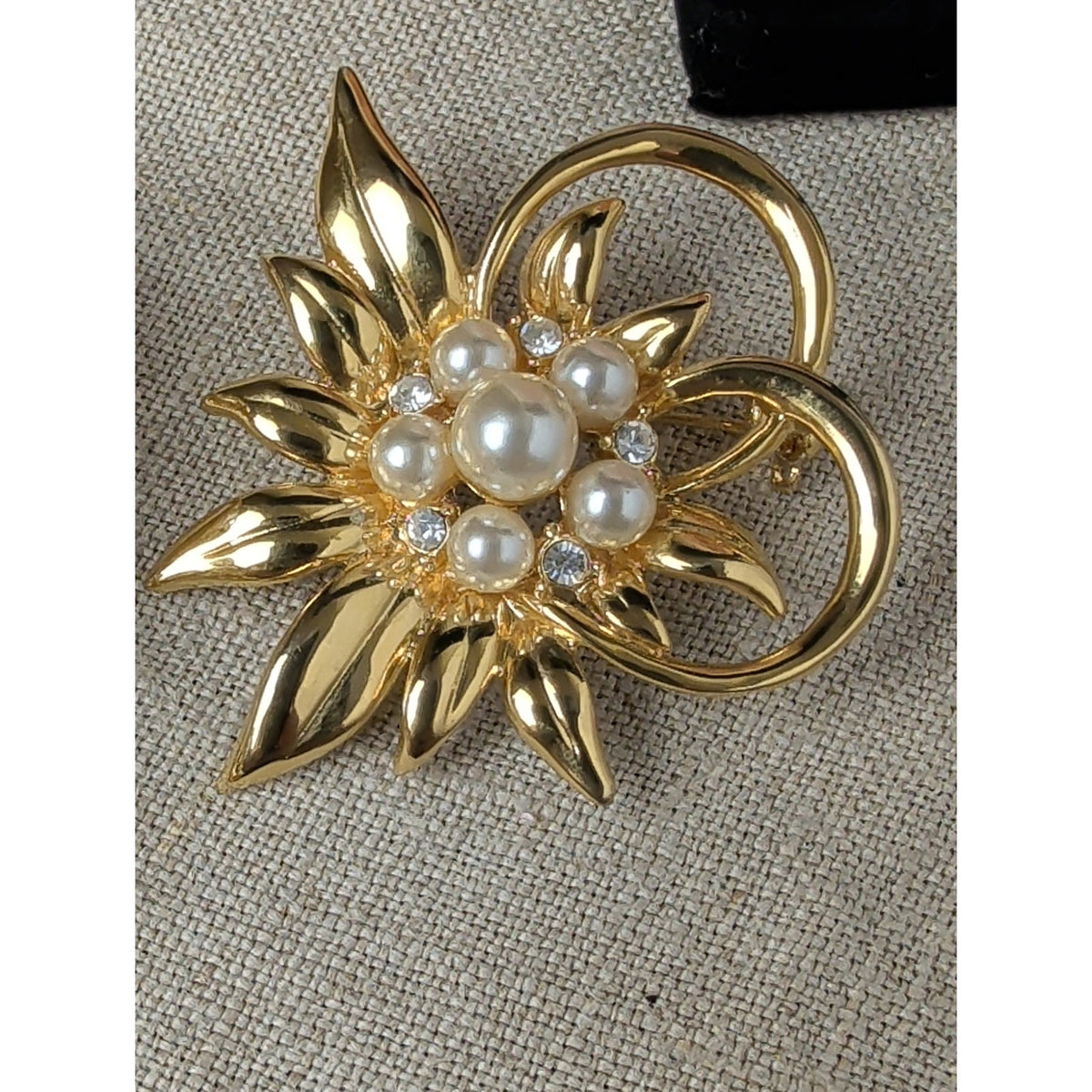 Vintage Gold Tone Faux Pearl Brooch Set of 2 Floral Coquette Romantic Jewelry